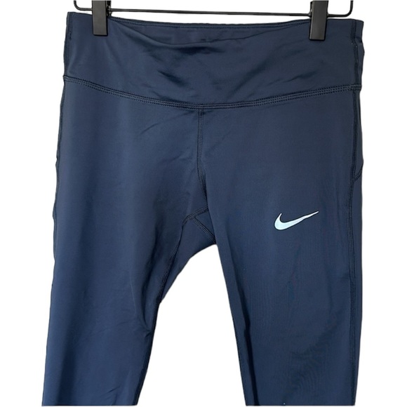 Nike Cropped Leggings - Picture 2 of 9